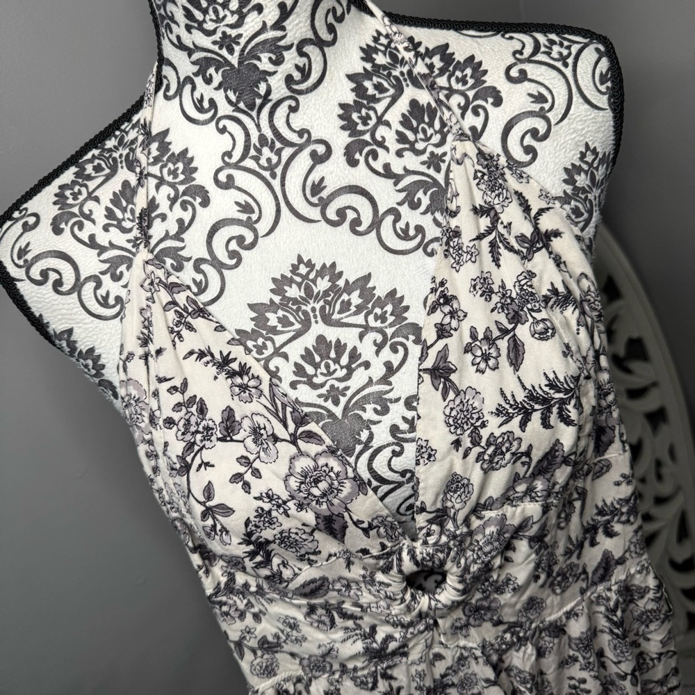 Angie Boho Keyhole Halter Wide Leg Floral Jumpsuit Size Small NWOT Beach - Picture 4 of 15